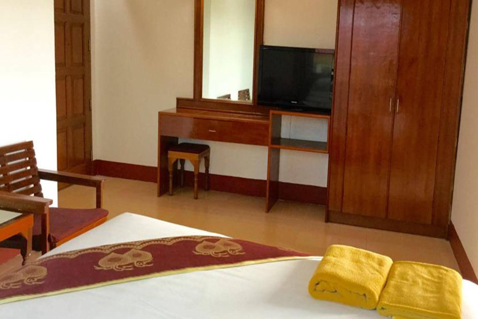 Bliss Mansion Hotell Pattaya Exteriör bild