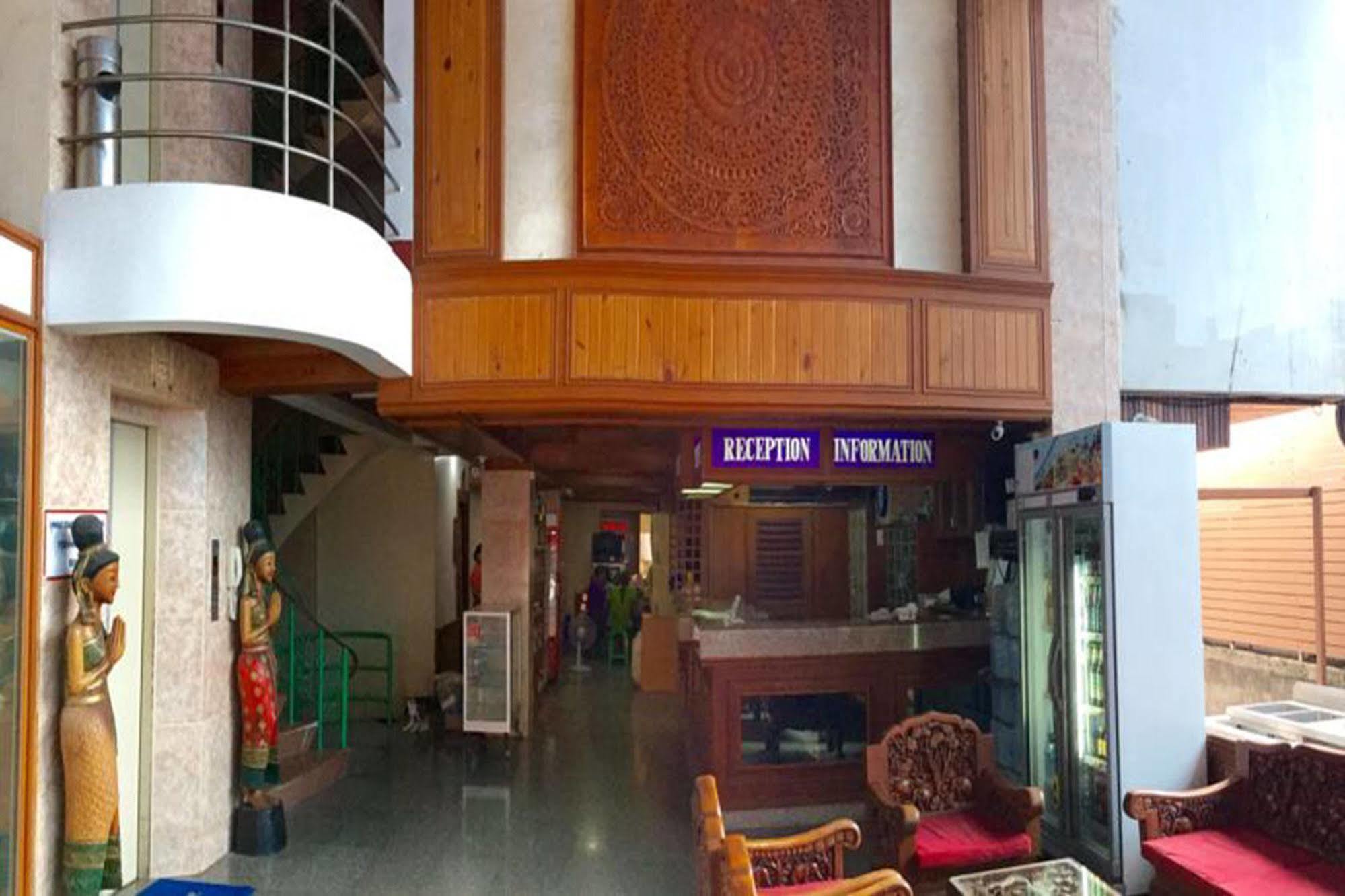 Bliss Mansion Hotell Pattaya Exteriör bild