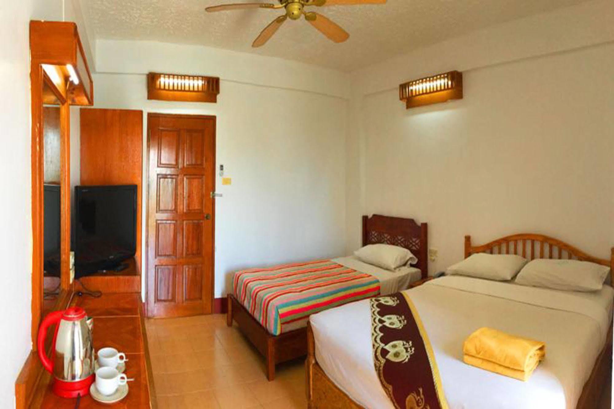 Bliss Mansion Hotell Pattaya Exteriör bild